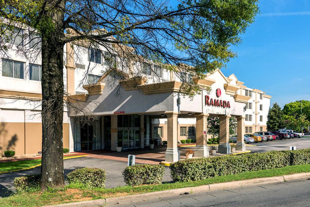 Hotel Ramada By Wyndham Birmingham Airport Exterior foto