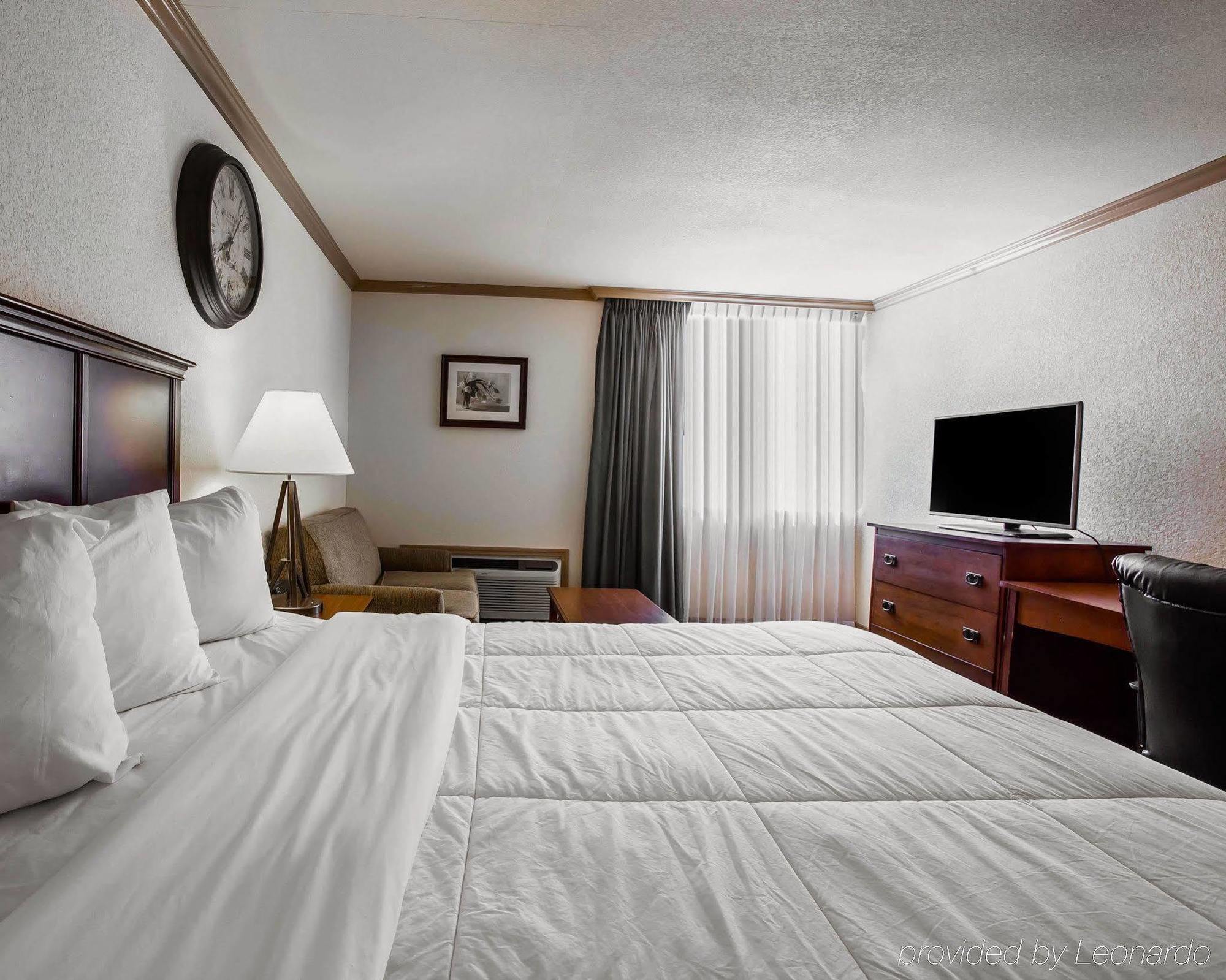 Hotel Ramada By Wyndham Birmingham Airport Exterior foto