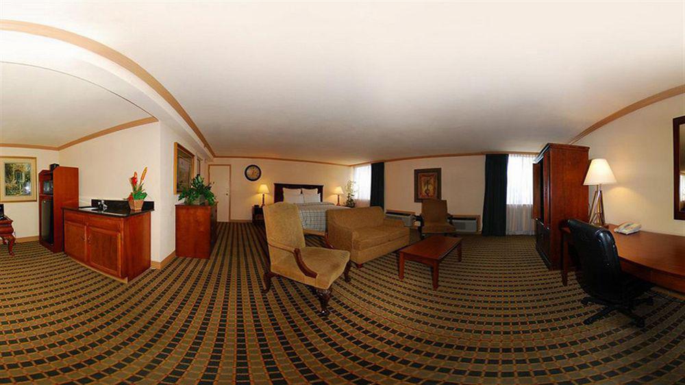Hotel Ramada By Wyndham Birmingham Airport Exterior foto